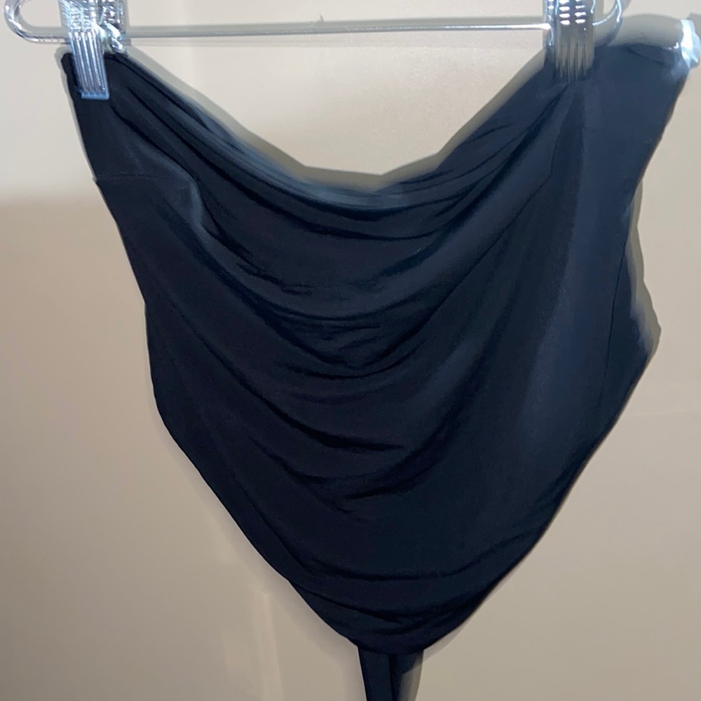 🌷NWT bandana style top